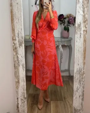 V-neck waist-cinching printed dress